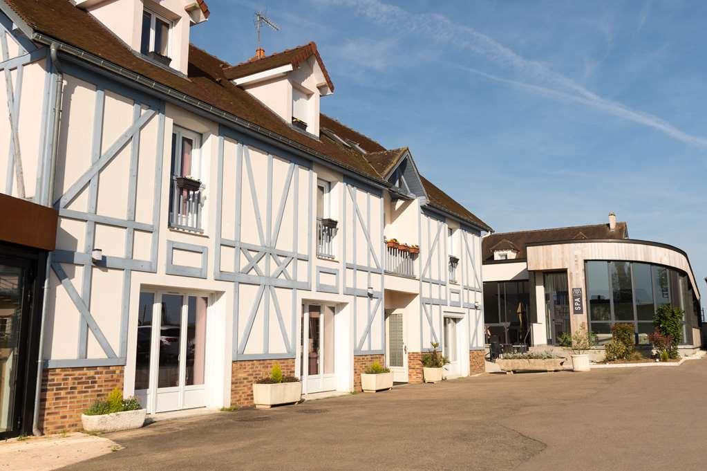 Logis Aux Maisons Exterior foto